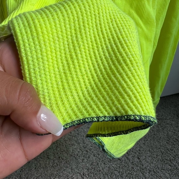 American Eagle Outfitters Bright Yellow Classic Fit Shirt - Picture 5 of 6